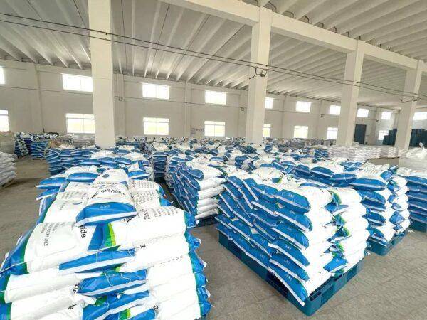 Bulk zinc chloride packaging designed for high-volume industrial buyers. 